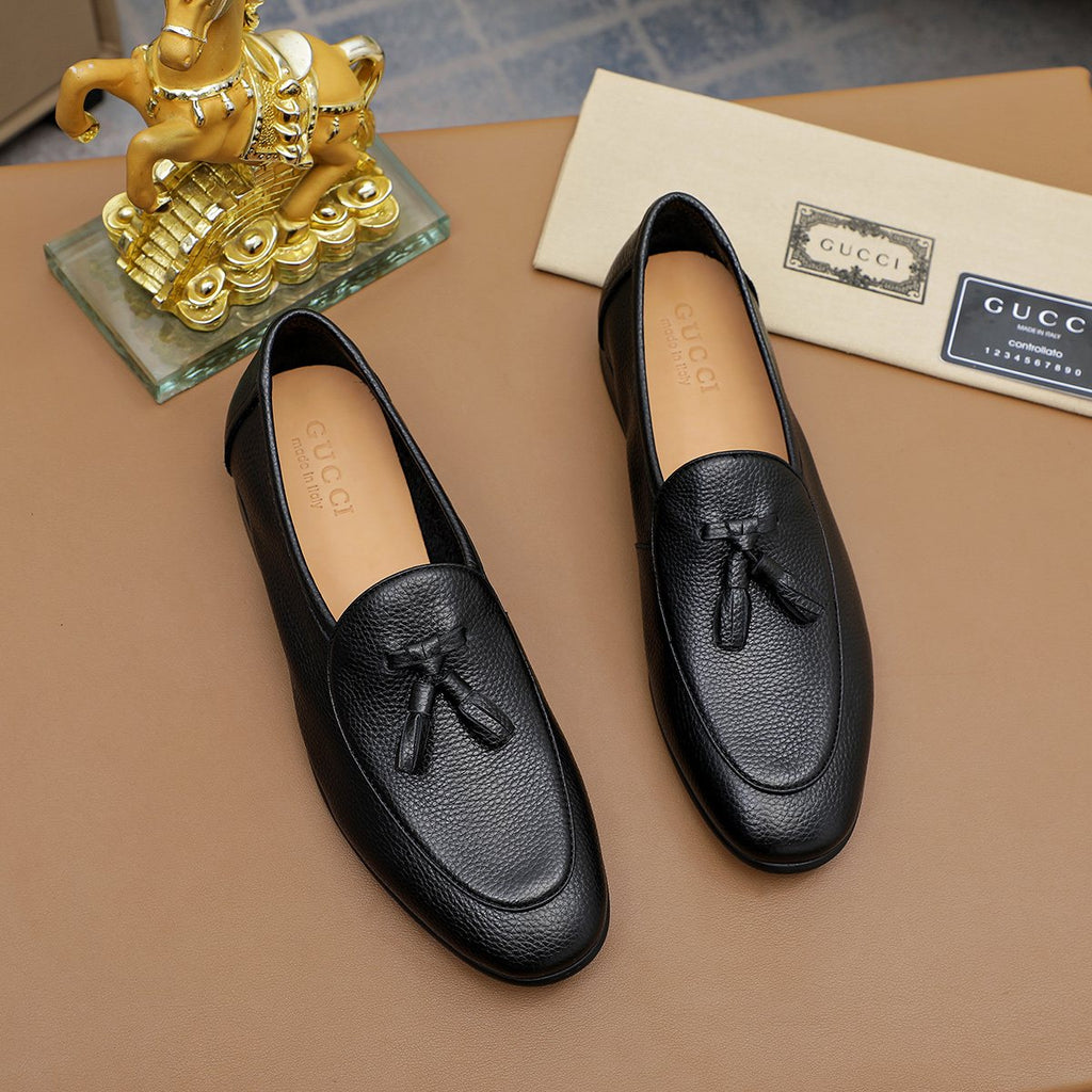 Gucci Textured Tassel Loafers