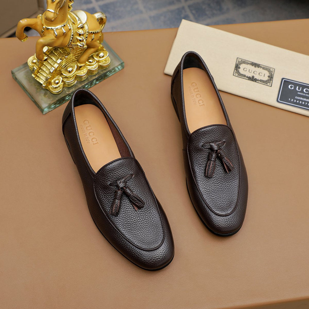 Gucci Textured Tassel Loafers